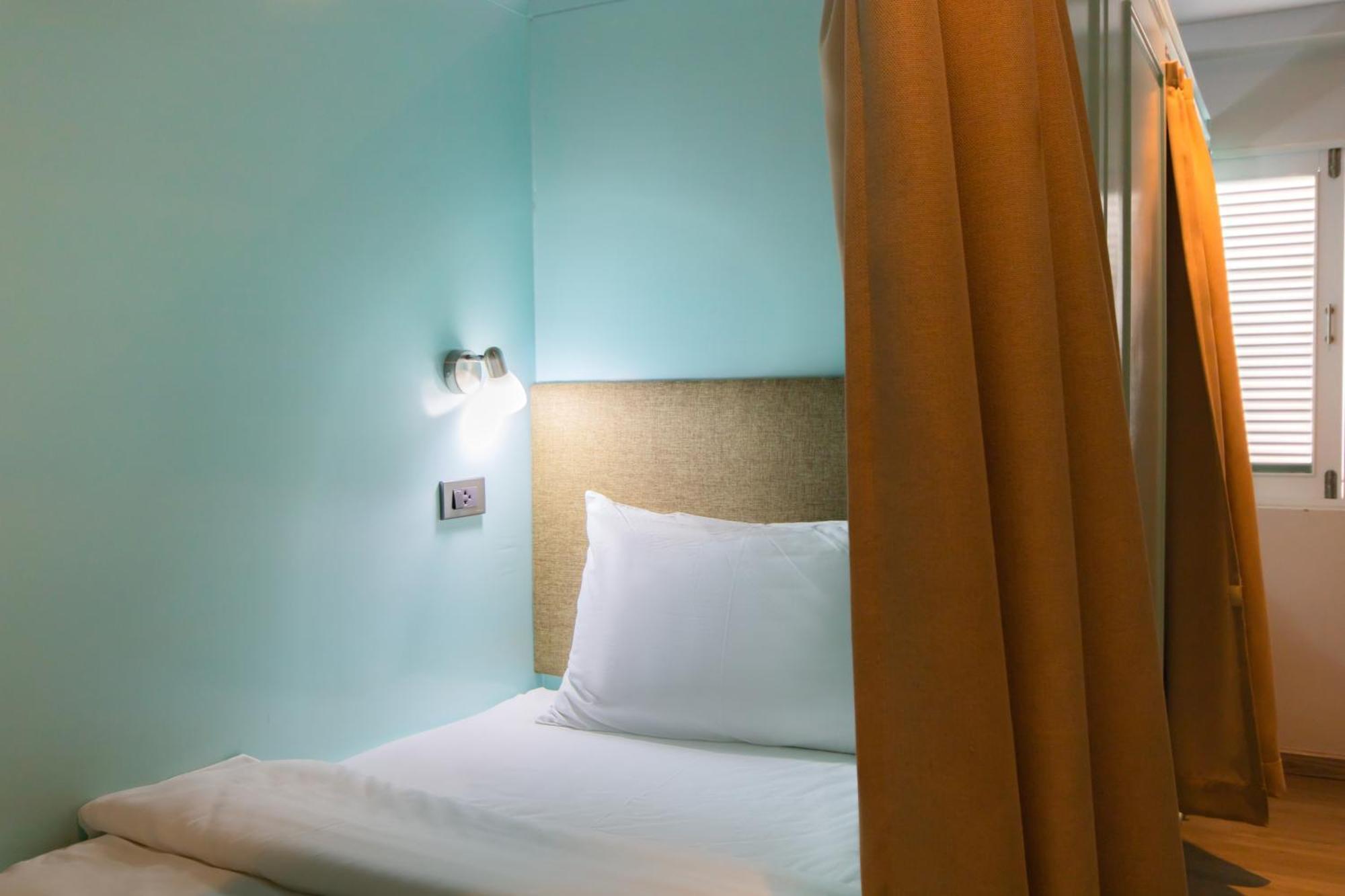 Latima Boutique Hostel Kanchanaburi Extérieur photo