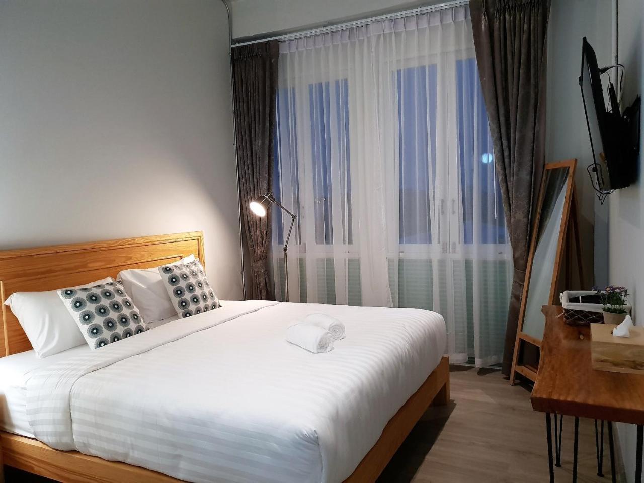 Latima Boutique Hostel Kanchanaburi Extérieur photo