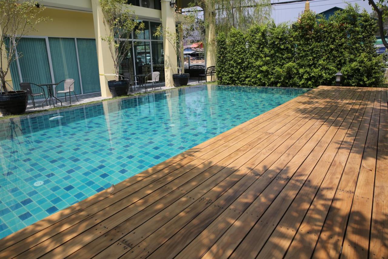 Latima Boutique Hostel Kanchanaburi Extérieur photo